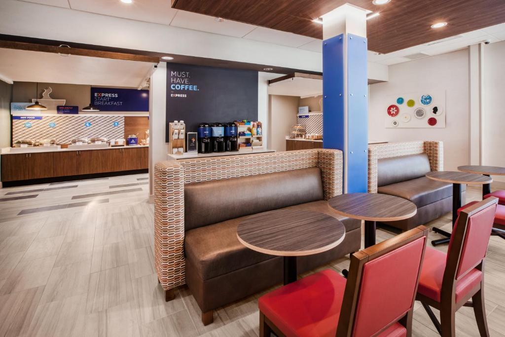 Holiday Inn Express & Suites Woodside Laguardia Airport New York Exterior foto